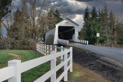Oregon instagram spots - Abiqua Creek (Gallon House) Covered Bridge