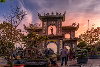 photo locations in Vietnam - Chua Linh Ung Temple