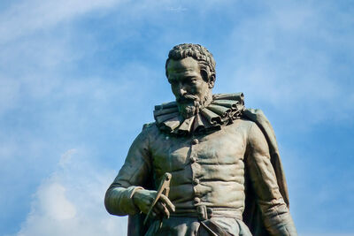 photo spots in West Vlaanderen - Statue of Simon Stevin