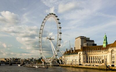 pictures of London - London Eye from Westminster Bridge
