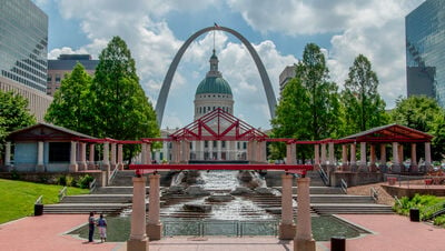 instagram spots in United States - St. Louis  Old Courthouse and Gateway Arch
