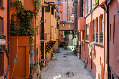 photography spots in Bologna - Finestrella di Via Piella