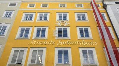 Salzburg instagram spots - Mozart's Birthplace