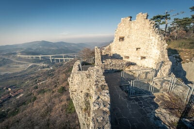 Črni Kal fort and the bridge in the background