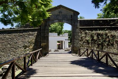 pictures of Uruguay - Old City Gate, Colonia de Sacremento