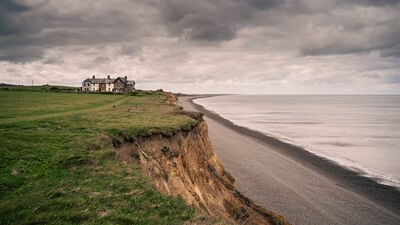 England photo locations - Weybourne beach and clifftop