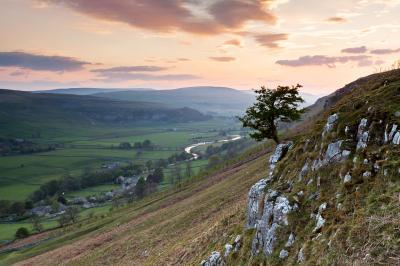 photo spots in England - Knipe Scar, Wharfedale