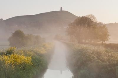 Somerset photo guide - Glastonbury Tor from the Canals
