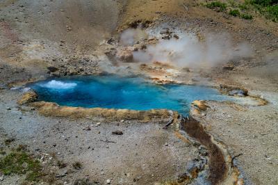 pictures of Yellowstone National Park - Beryl Springs
