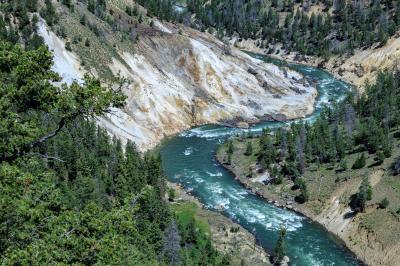 Yellowstone National Park photo locations - Calcite Springs Overlook