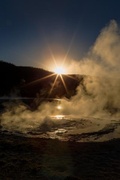 photo spots in Wyoming - Spouter Geyser – Black Sand Basin