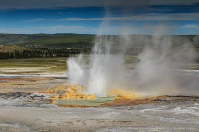pictures of Yellowstone National Park - FPP - Clepsydra Geyser