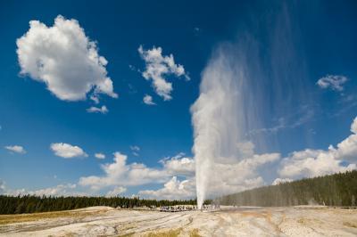 photography spots in Wyoming - UGB - Beehive Geyser