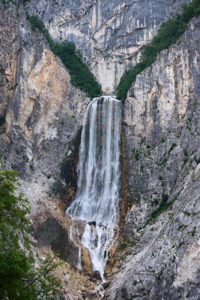 photography spots in Slovenia - Boka Waterfall 