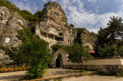 pictures of Bulgaria - Basarbovski Rock Monastery