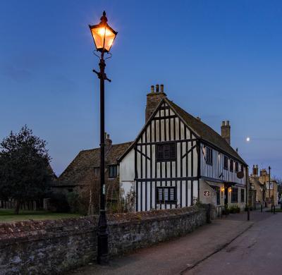 photo spots in United Kingdom - Oliver Cromwell’s House, Ely