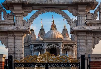 photo spots in London - Neasden Temple 
