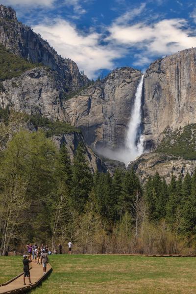 pictures of Yosemite National Park - Yosemite Falls View and Sentinel Boardwalk