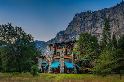 pictures of Yosemite National Park - Ahwahnee Hotel 