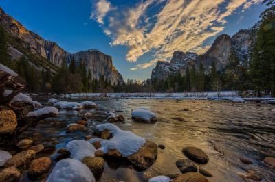 photo spots in Yosemite National Park - Gates of the Valley