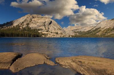 photography spots in California - Tenaya Lake from the West End