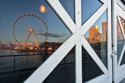 images of Seattle - Miner’s Landing Pier 57 & The Great Wheel