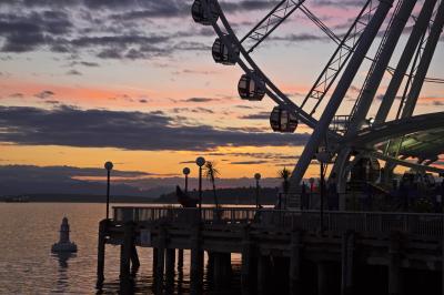 pictures of Seattle - Miner’s Landing Pier 57 & The Great Wheel