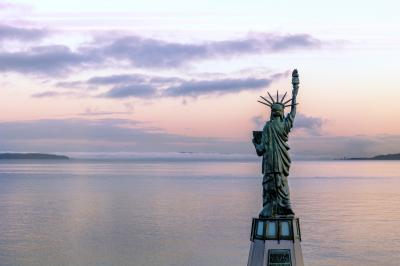 images of Seattle - The Statue of Liberty at Alki Beach Park