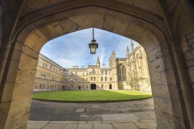 photo locations in Oxford - New College