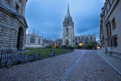 photography spots in Oxford - University Church of St Mary’s The Virgin