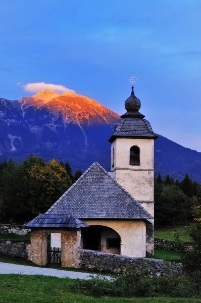 Slovenia photos - St Catherine's Church at Hom Hill