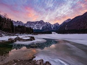 Italy photos - The Upper Mangart Lake