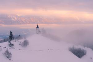 Slovenia images - Jamnik Church