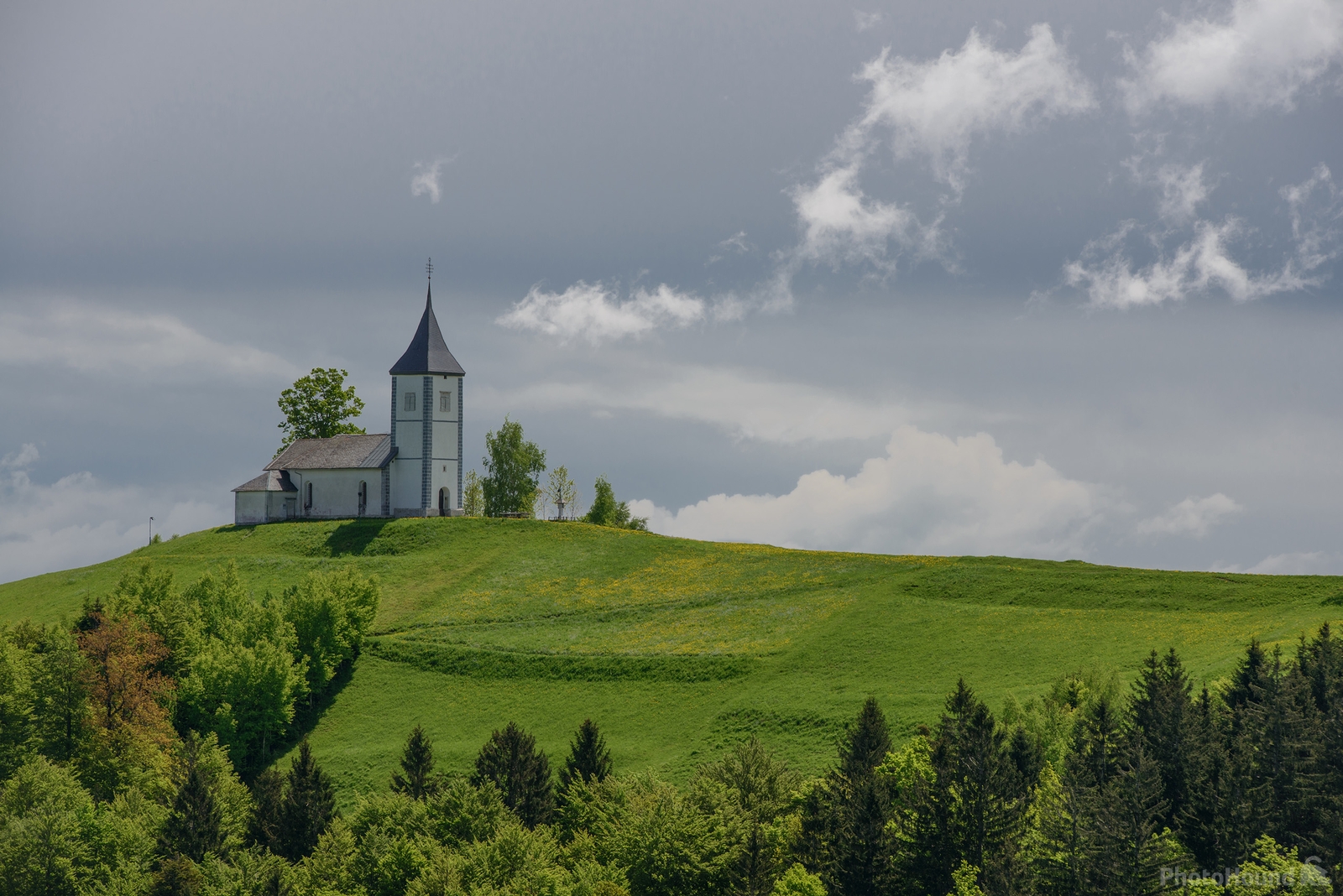 Image of Jamnik Church Side View by Luka Esenko