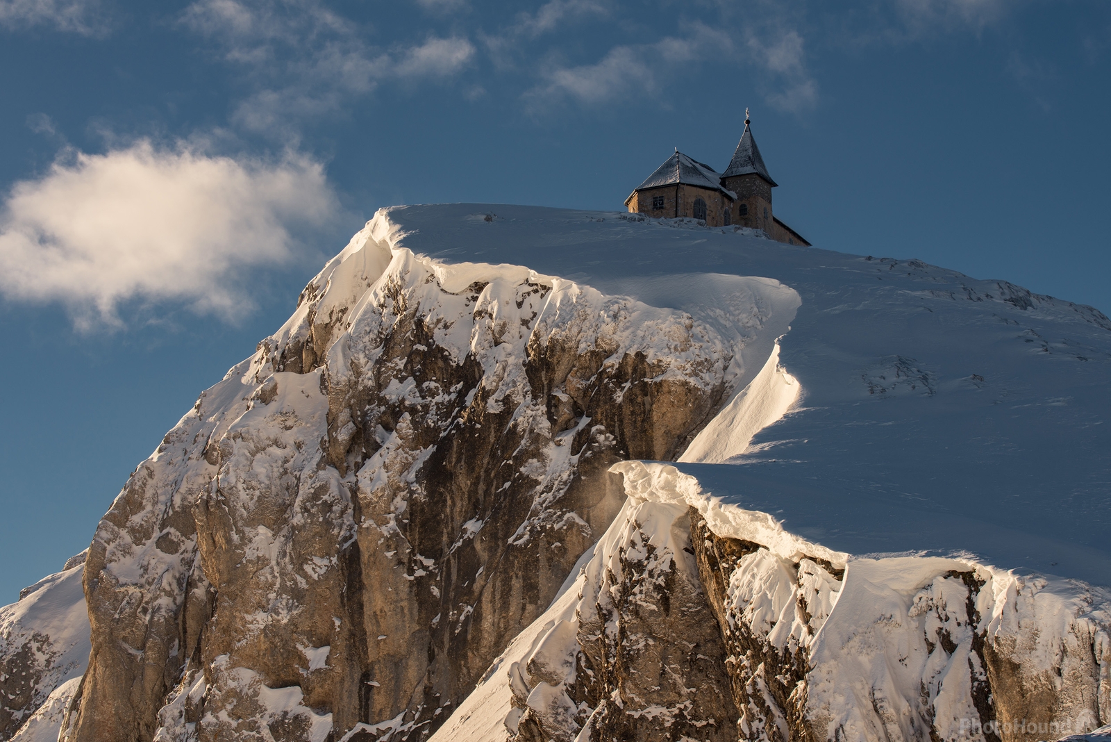 Image of Dobratsch - Ridge View by Luka Esenko