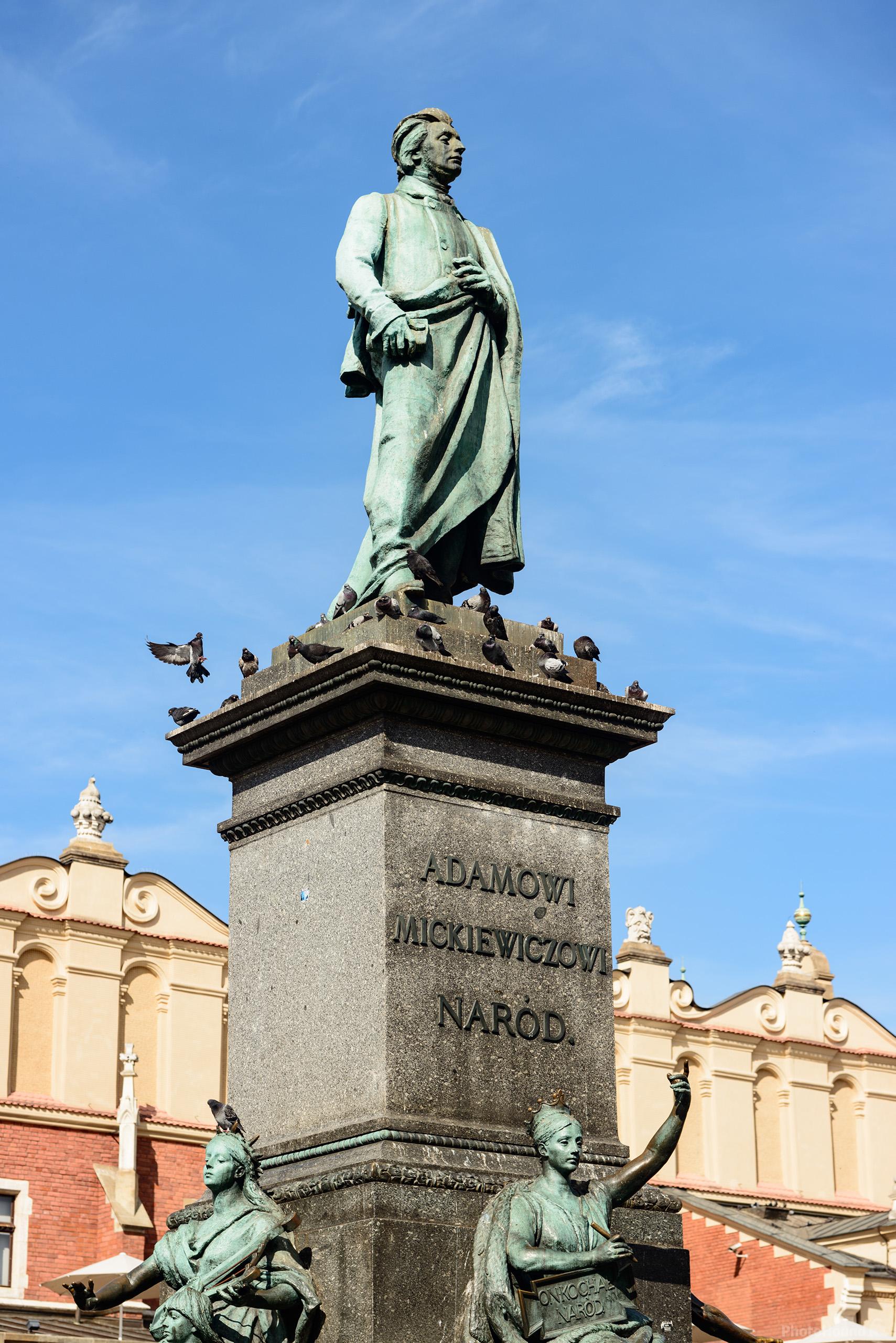 Image of Adam Mickiewicz Monument by Luka Esenko