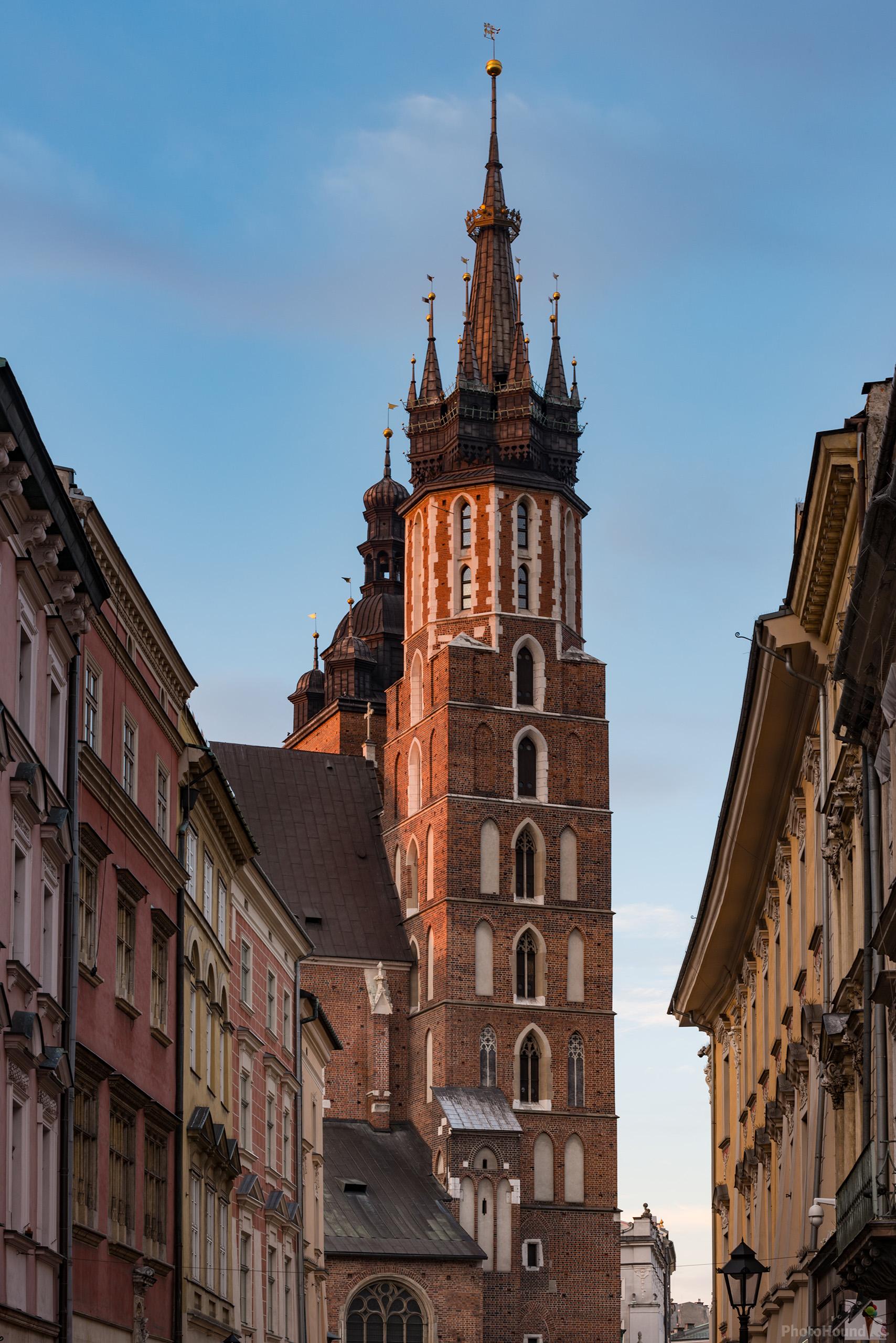 Image of St. Mary\'s Basilica from Floriańska Street by Luka Esenko