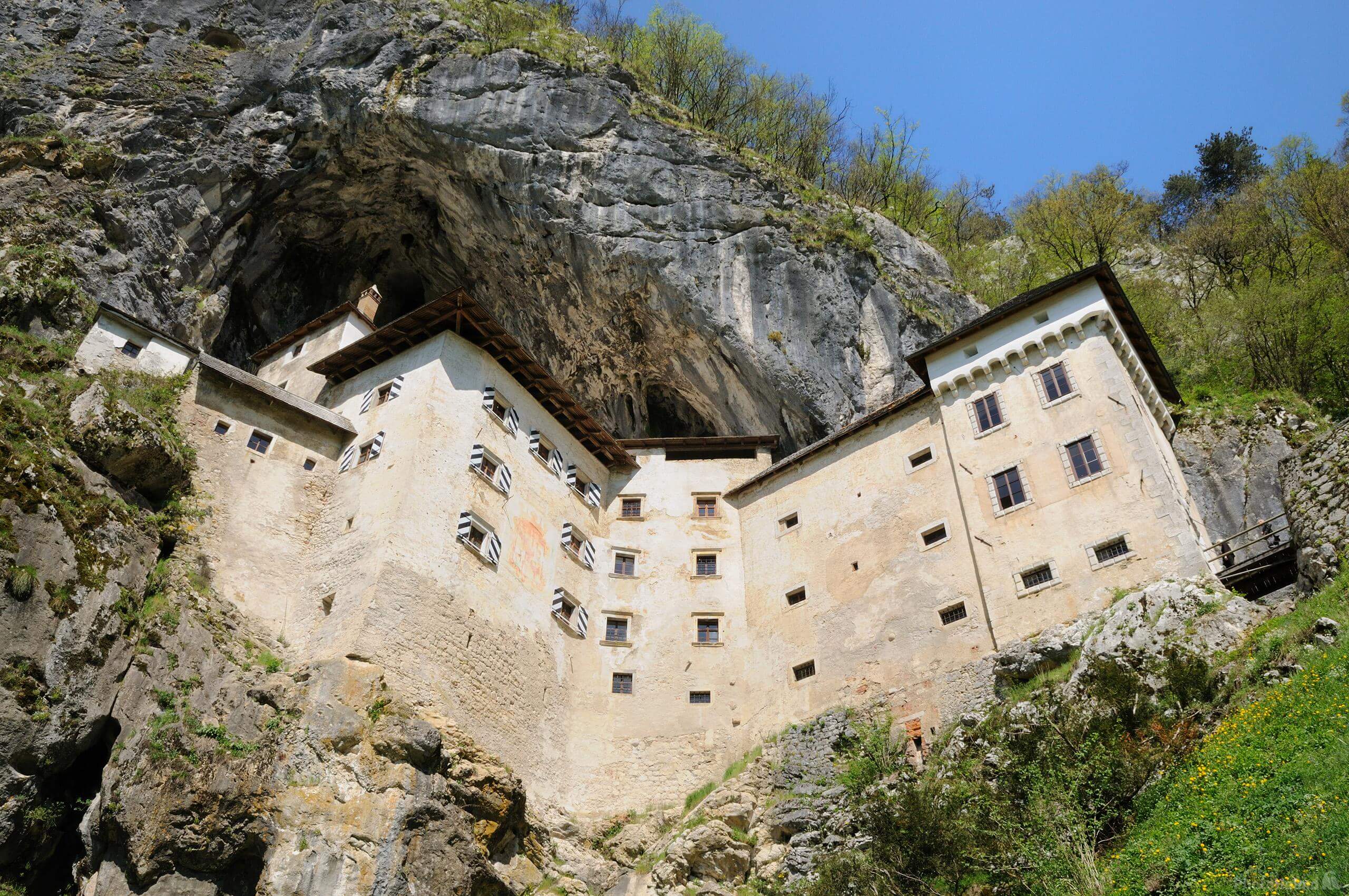 Image of Predjama Castle (Predjamski Grad) by Luka Esenko