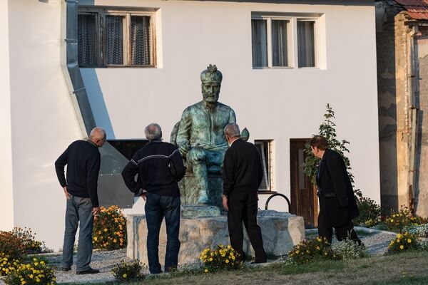 Mehmed Paša Sokolovi? Statue