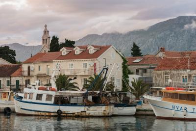 images of Croatia - Sućuraj Lighthouse & Harbour