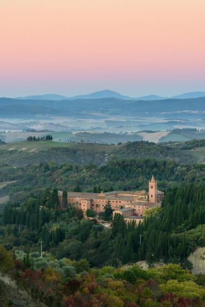 images of Tuscany - Abbazia di Monte Oliveto Maggiore