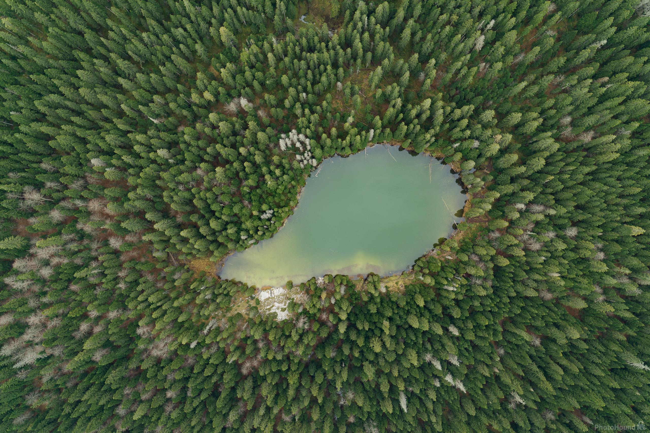 Image of Zminje Lake (Jezero) by Luka Esenko