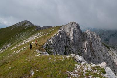 Traversing the ridge of Vasojevićki Kom