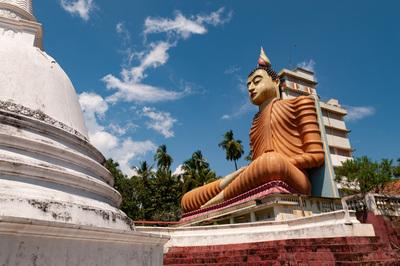 photography spots in Sri Lanka - Wewrukannala Buduraja Maha Viharaya