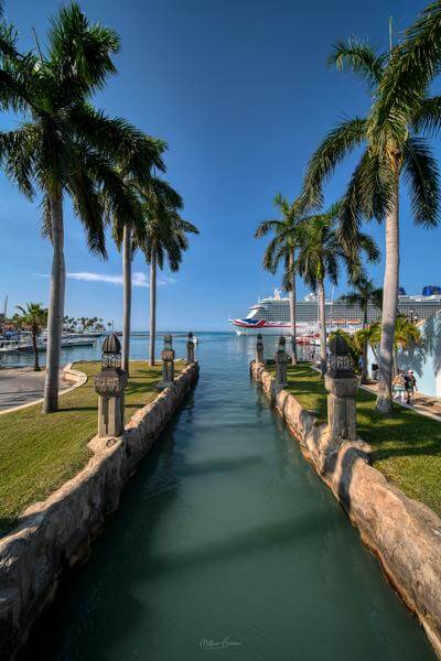Oranjestad photo locations - Speedboat Waterway