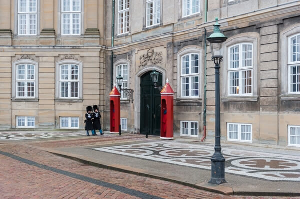 Amalienborg - Change of Guards