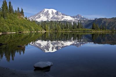 Image of Bench Lake, Mount Rainier National Park - Bench Lake, Mount Rainier National Park