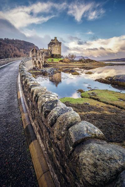 instagram spots in Scotland - Eilean Donan Castle