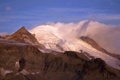 Early Morning light on Mount Rainier