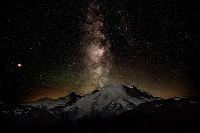 Milkyway over Mount Rainier